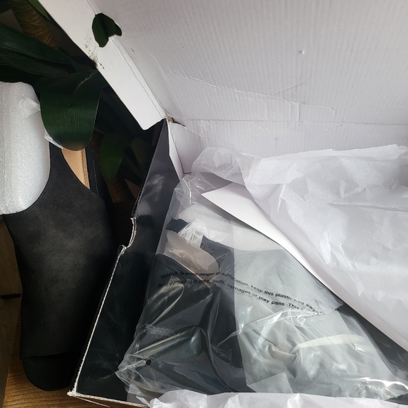 Black Torrid booties size 11 / Suede Leather / Open Toe / Platform Heels / - Picture 8 of 8